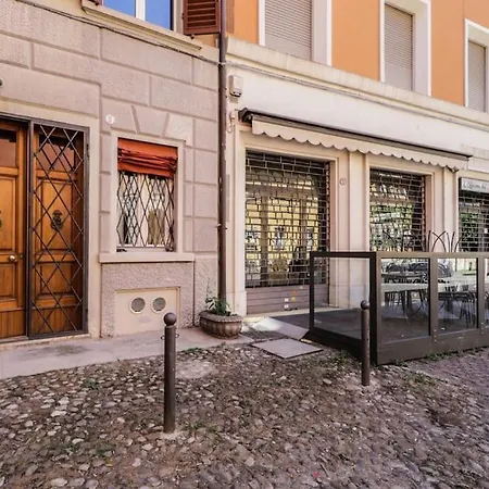 Ground Floor Luxe Historic Studio City Centre Bologna